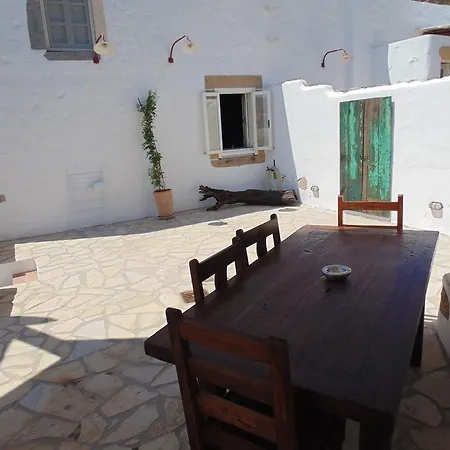 Anemos Houses Skala